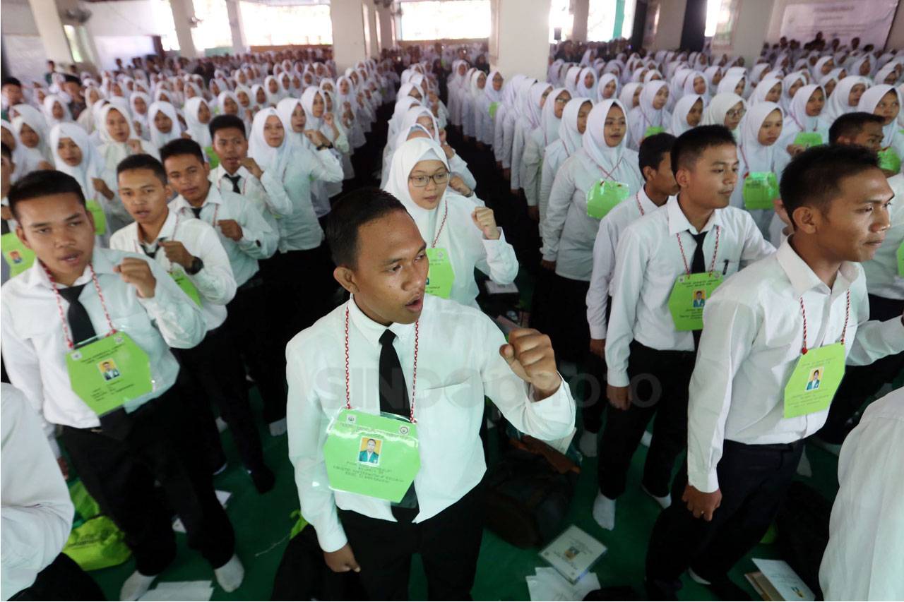 Khofifah Berikan Pembekalan...