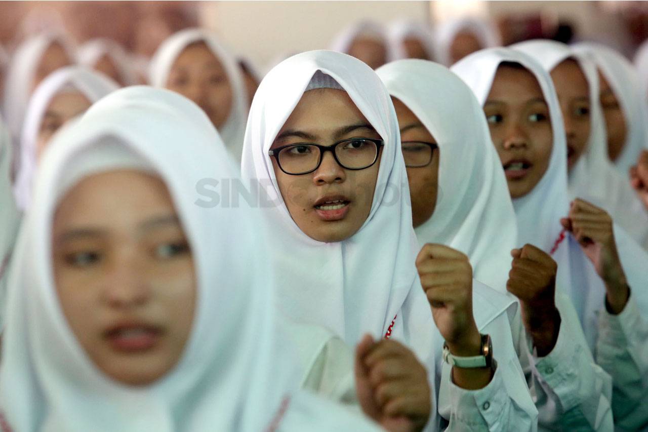 Khofifah Berikan Pembekalan...