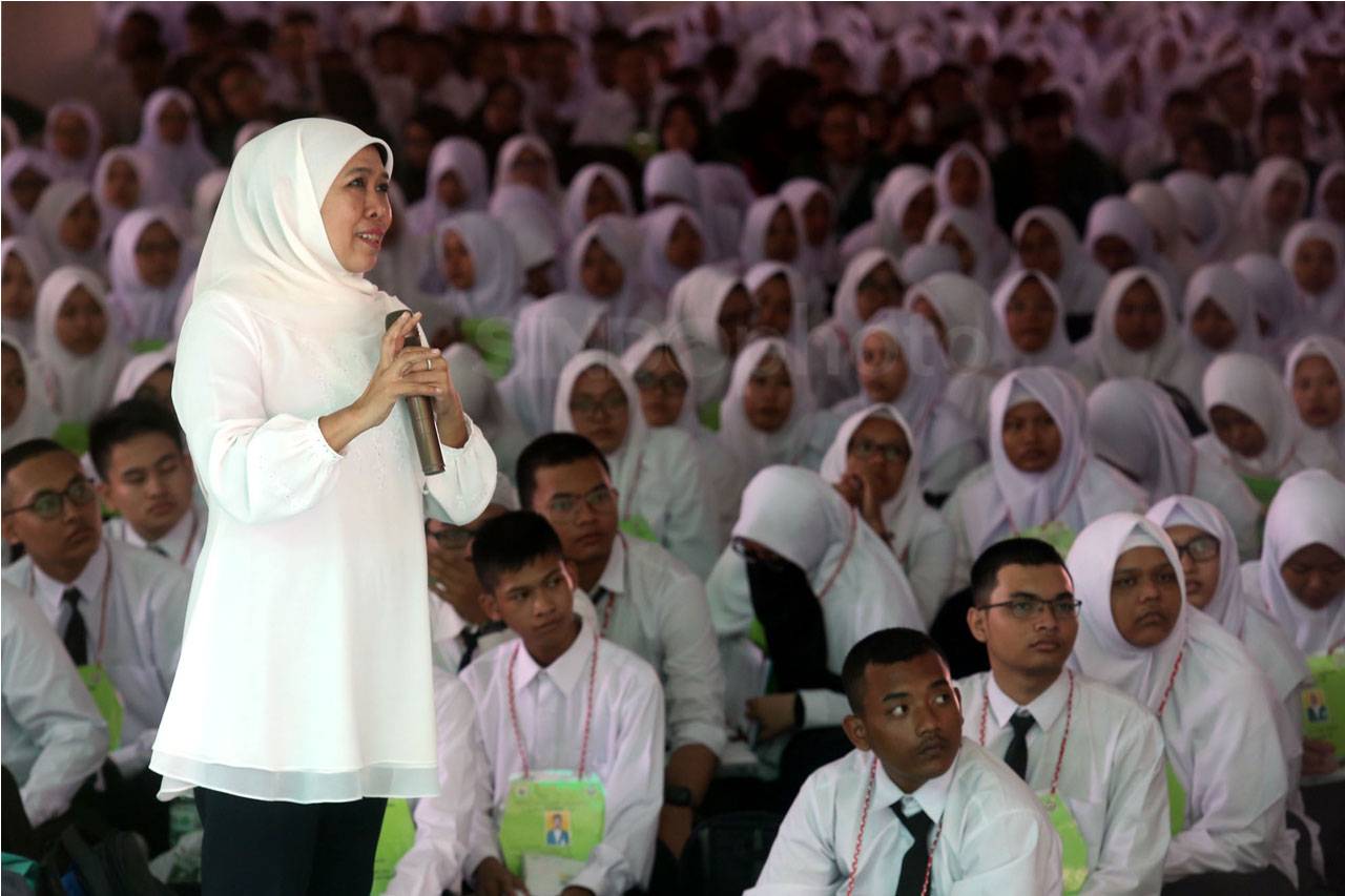 Khofifah Berikan Pembekalan...