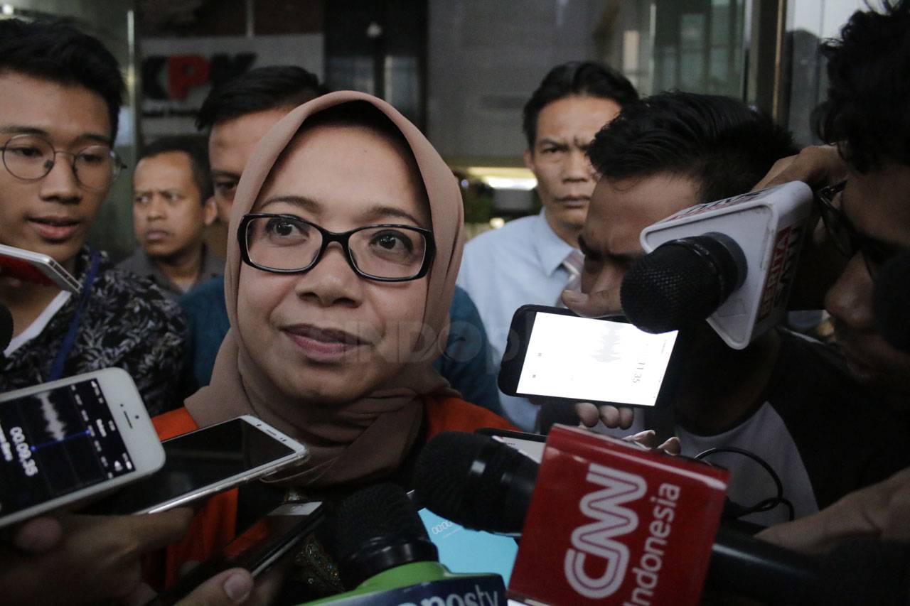 Eni Maulani Saragih...