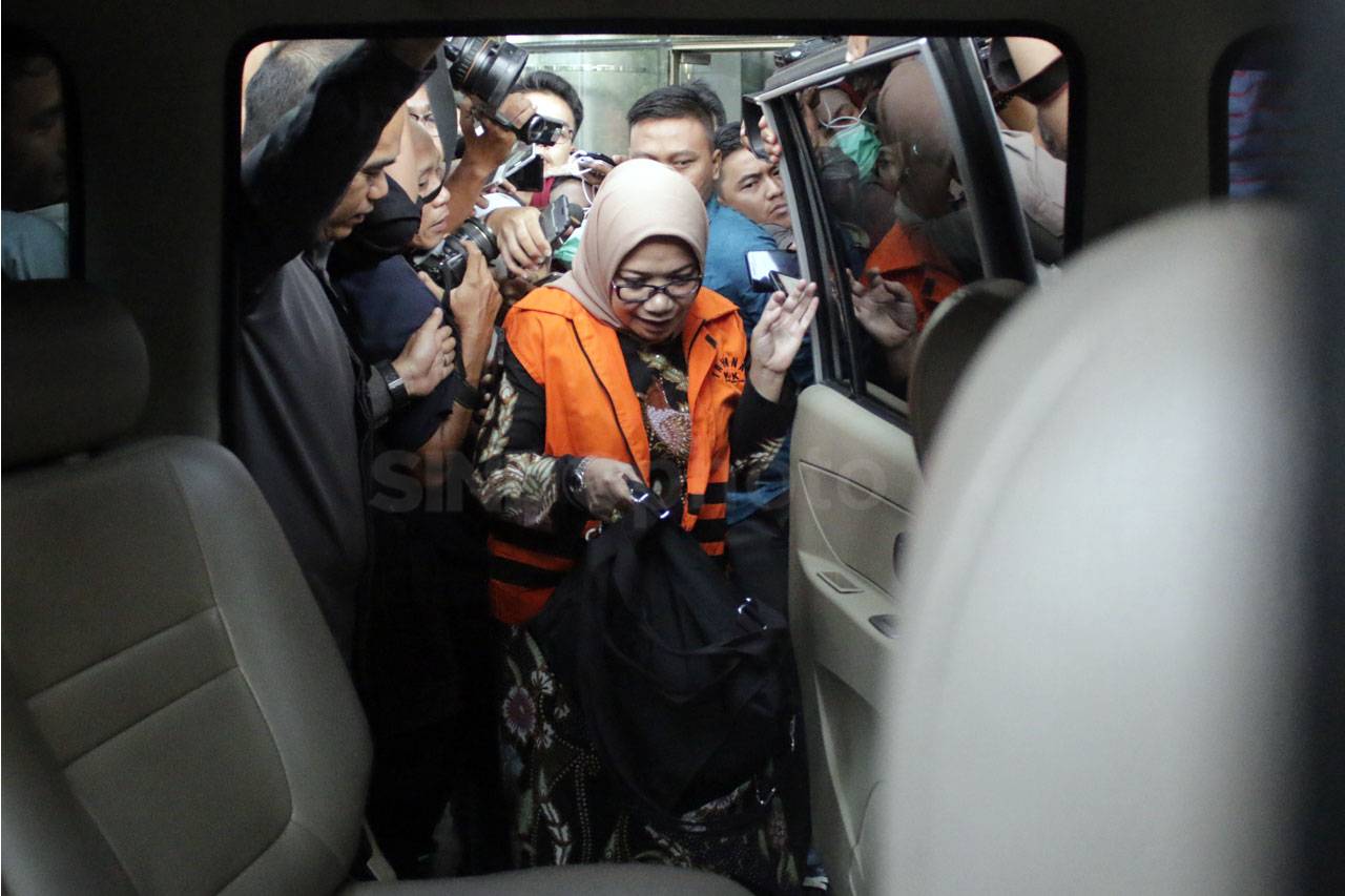 Eni Maulani Saragih...