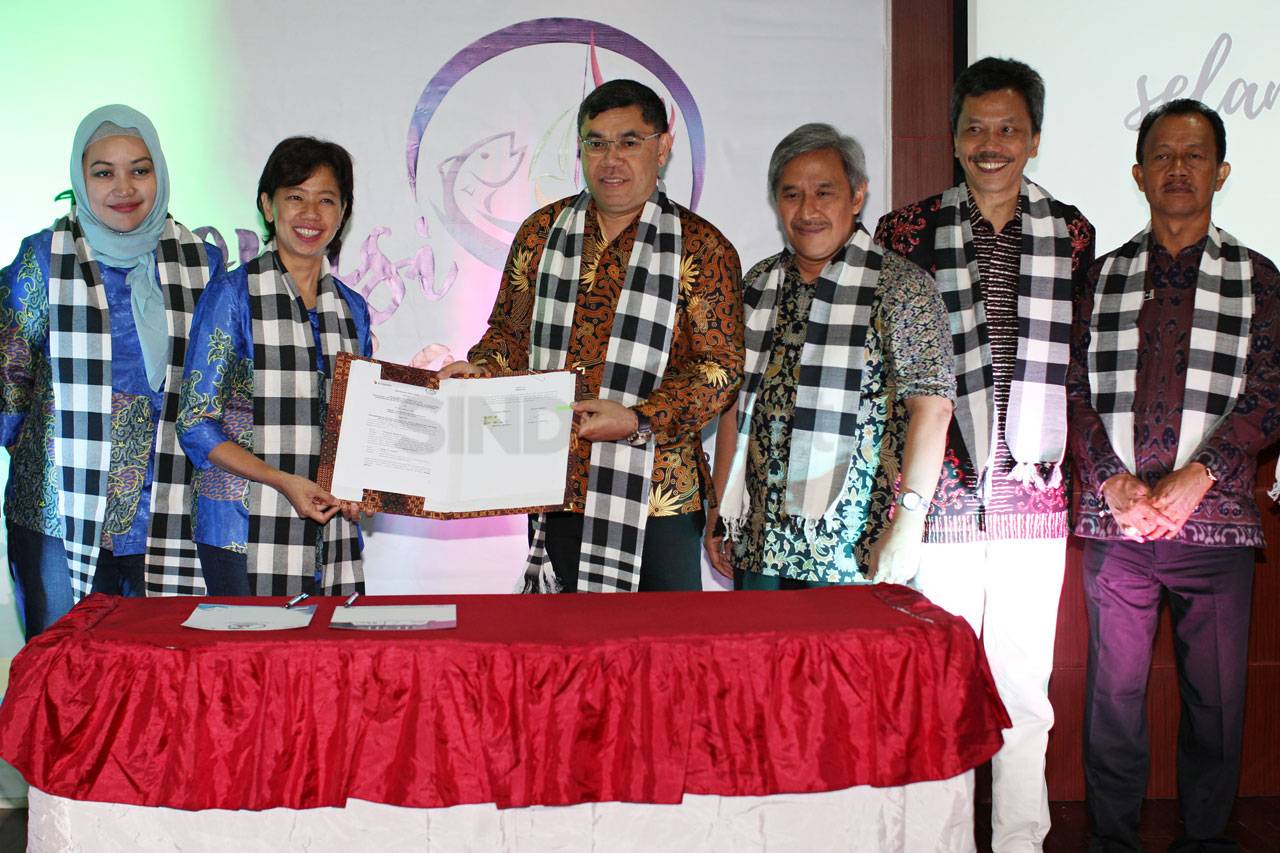 Berkolaborasi dengan...