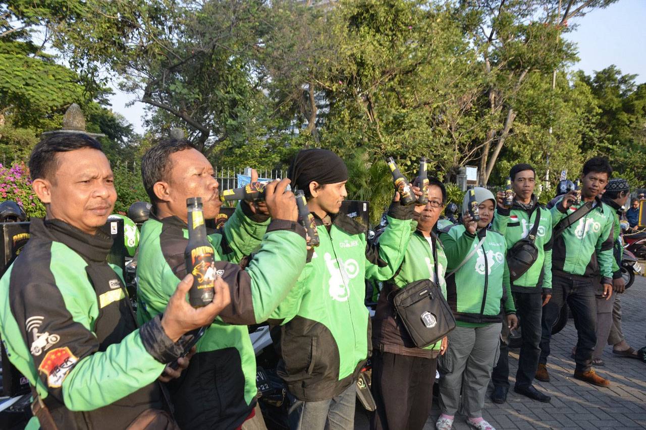 Ojek Online Promosikan...