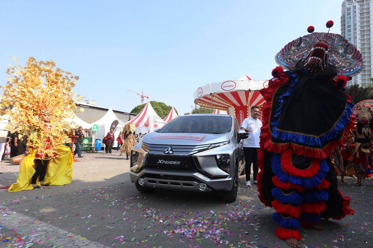Mitsubishi Xpander Tons...
