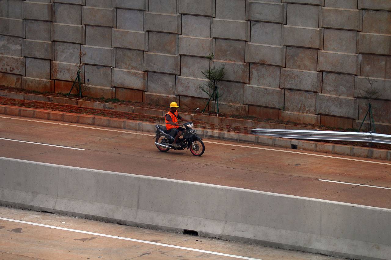 Pengoperasian Tol Desari...
