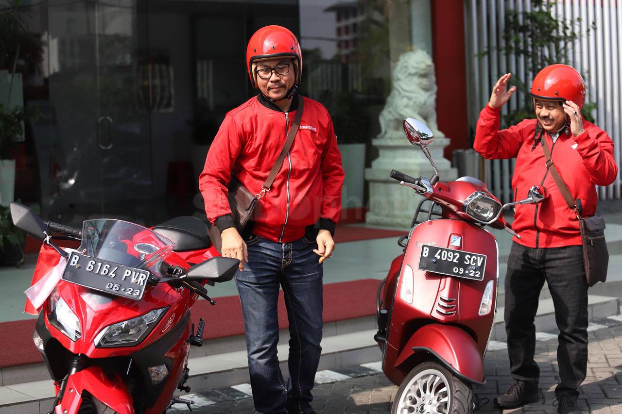 Smartfren Peringati...