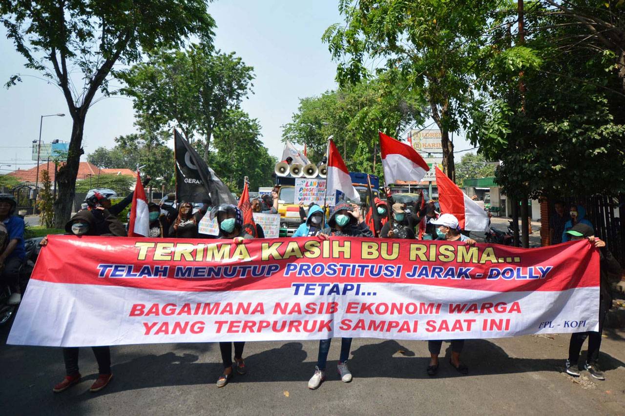 Dua Kelompok Massa Pro...
