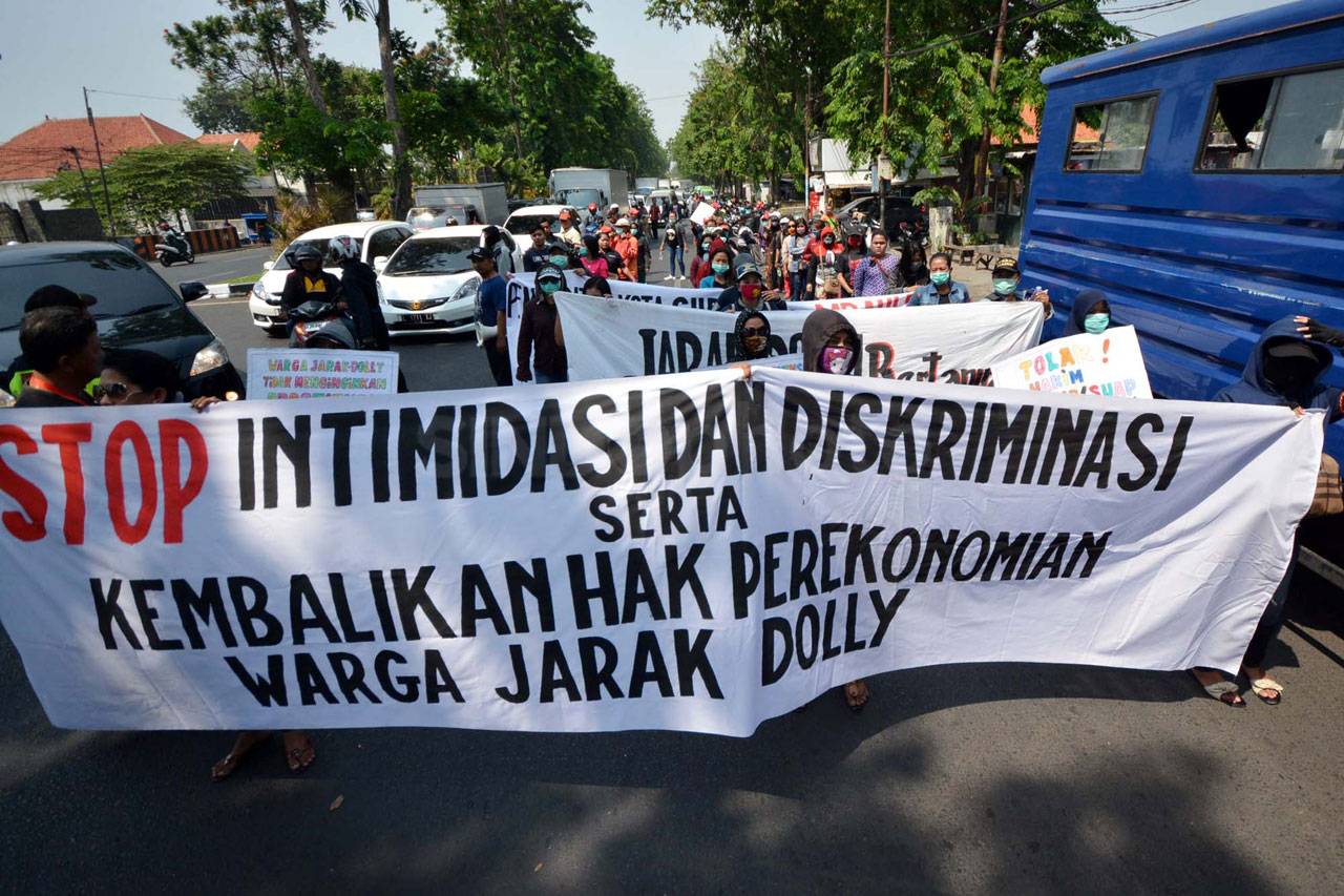 Dua Kelompok Massa Pro...