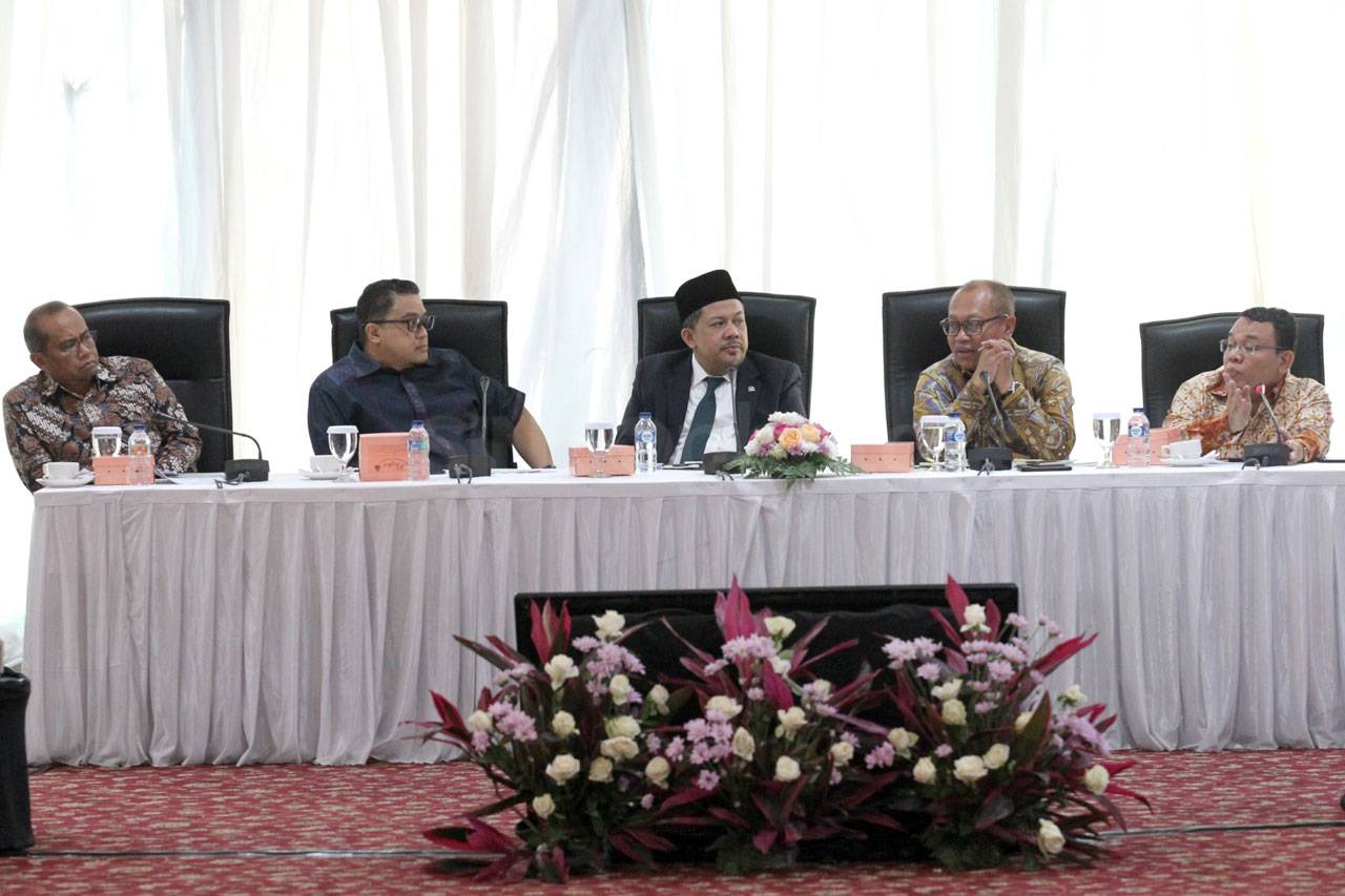 Komisi IX DPR Sambangi...