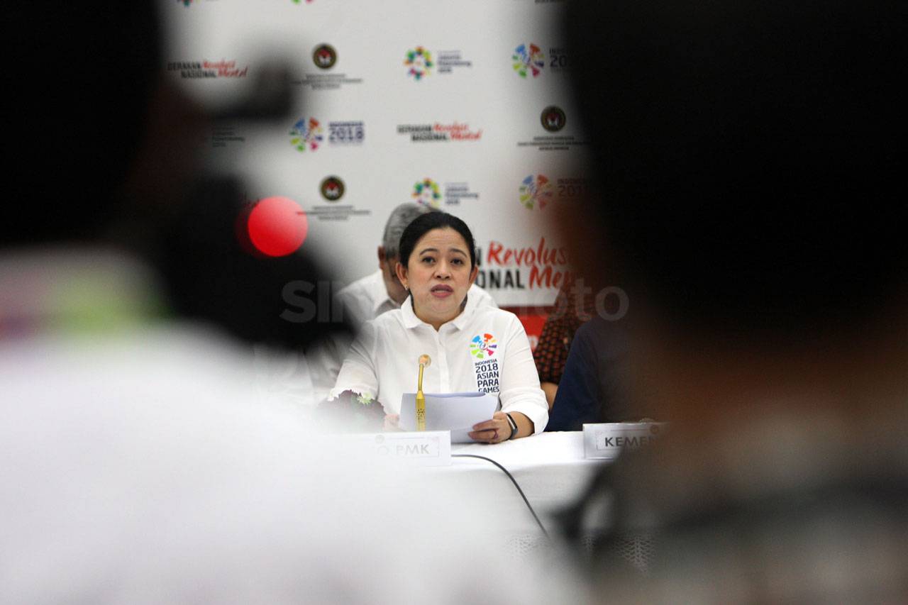 Menko PMK Beri Keterangan...