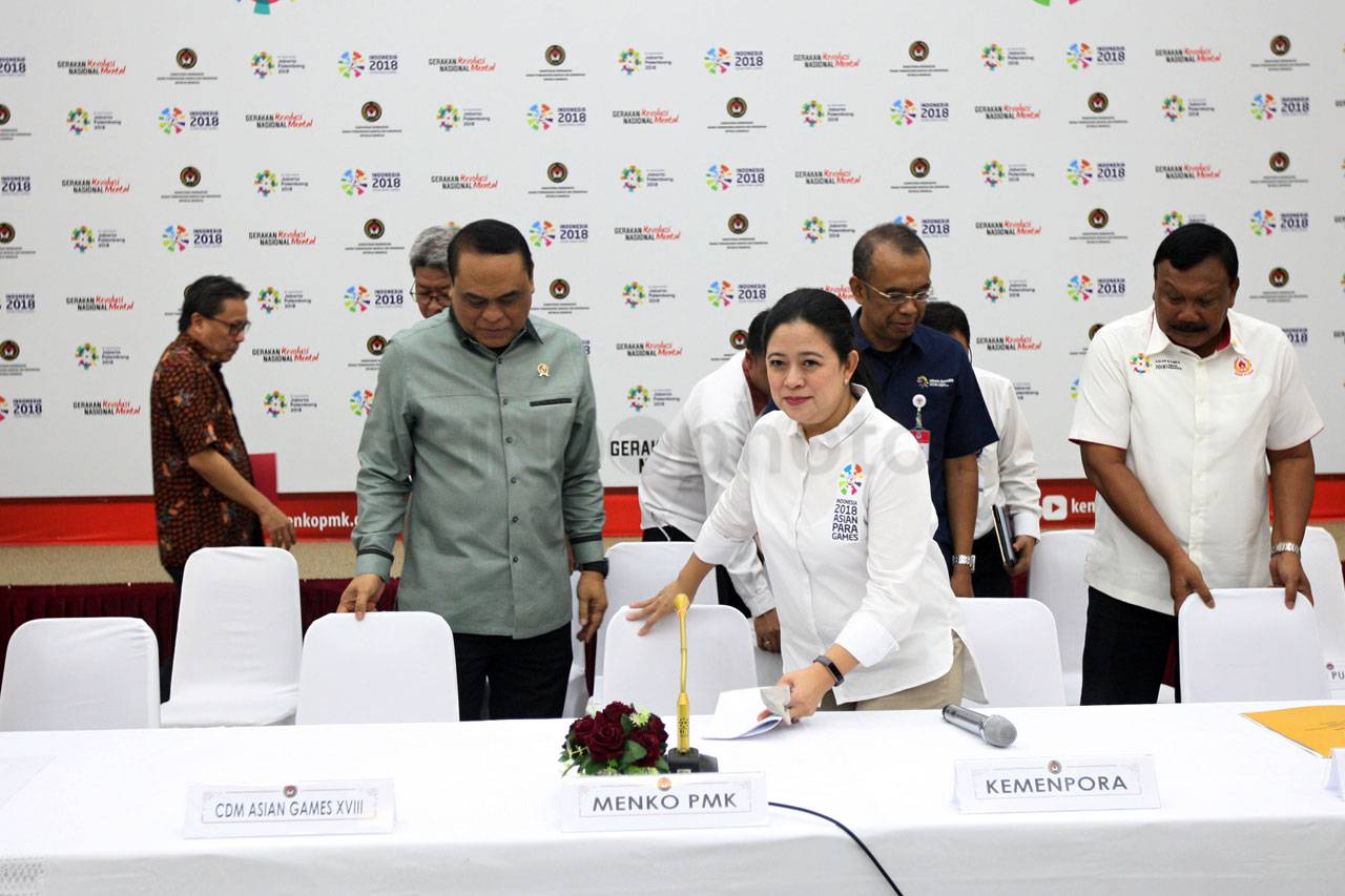 Menko PMK Beri Keterangan...