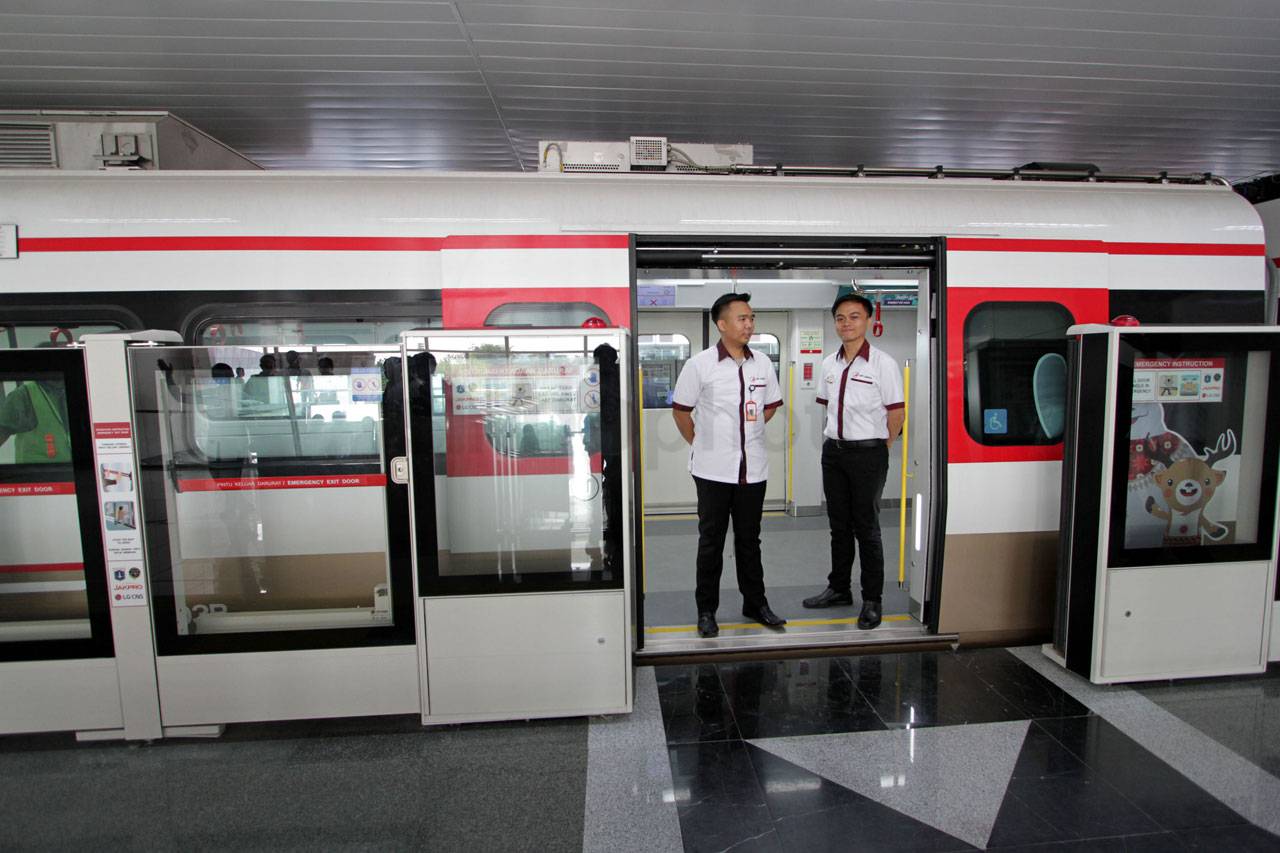 LRT Jurusan Kelapa Gading-Velodrome...