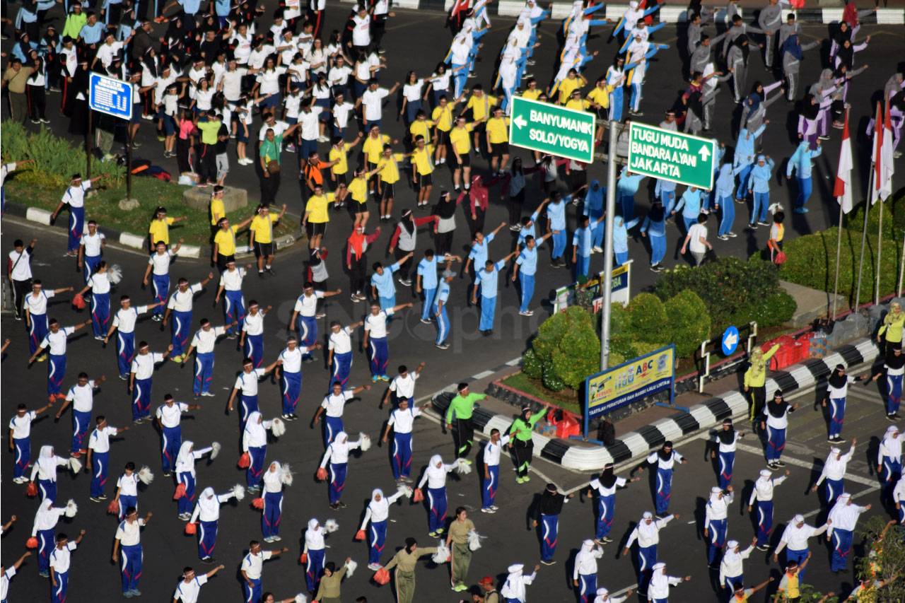 8.000 Orang Menari Gemu...