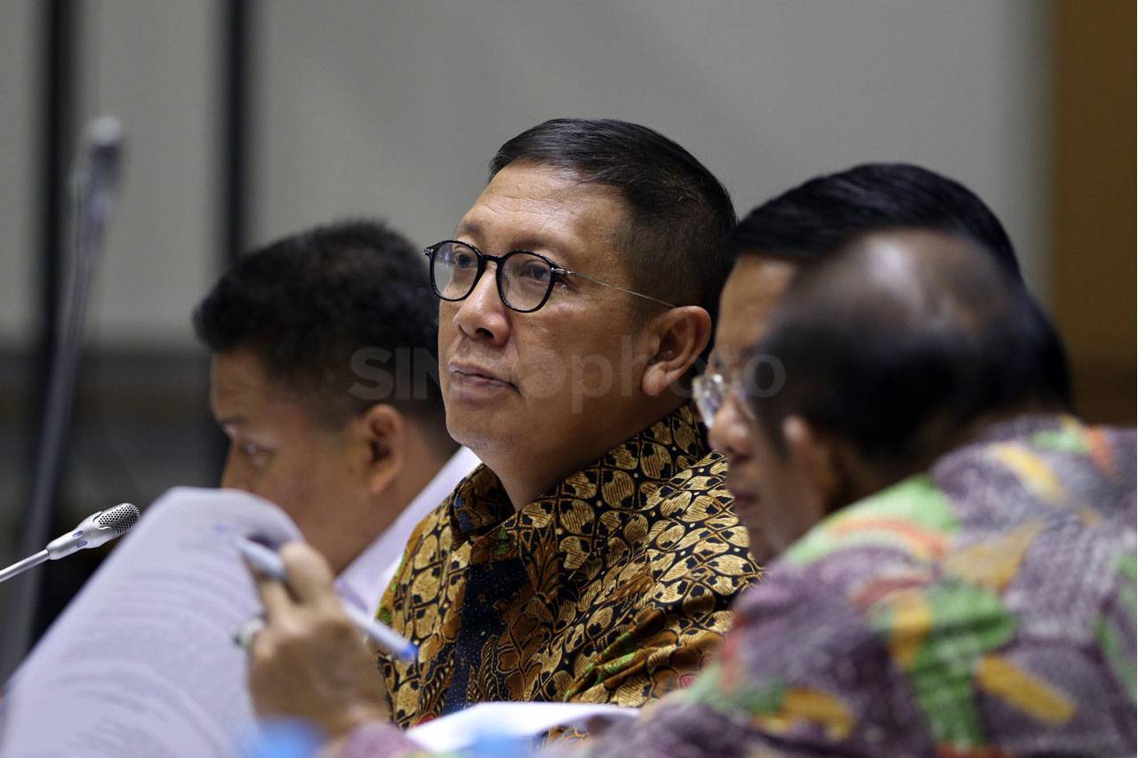 Menag Rapat Kerja dengan...