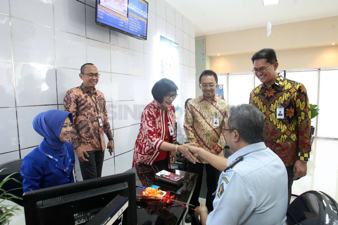 Peringati Hari Pelanggan...