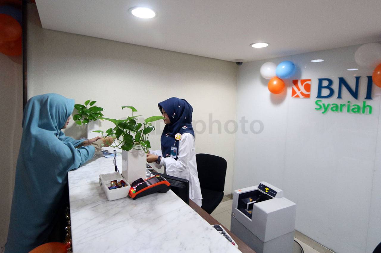 Dirut BNI Syariah Sapa...