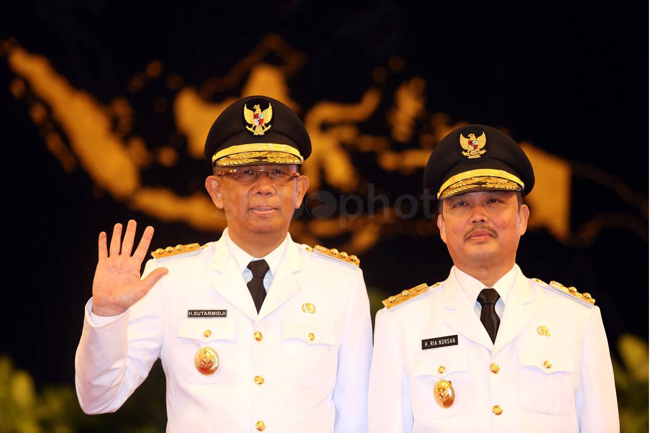 Presiden Jokowi Lantik...