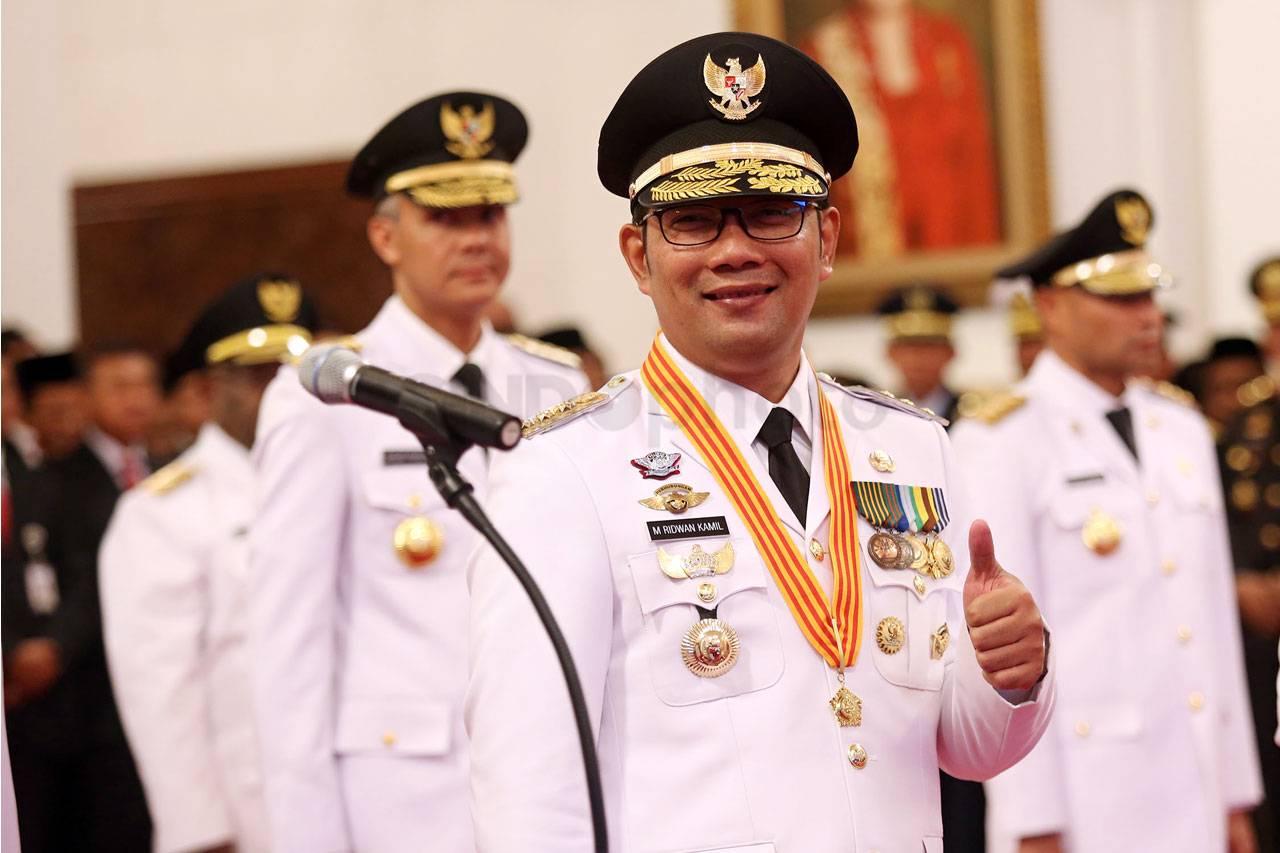 Presiden Jokowi Lantik...