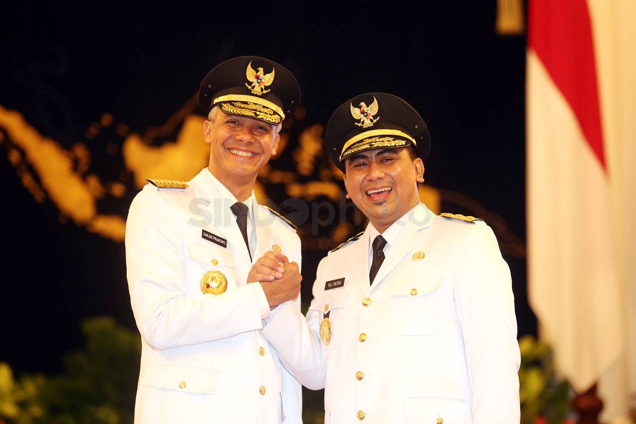 Presiden Jokowi Lantik...