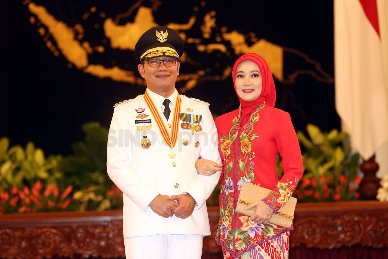 Presiden Jokowi Lantik...