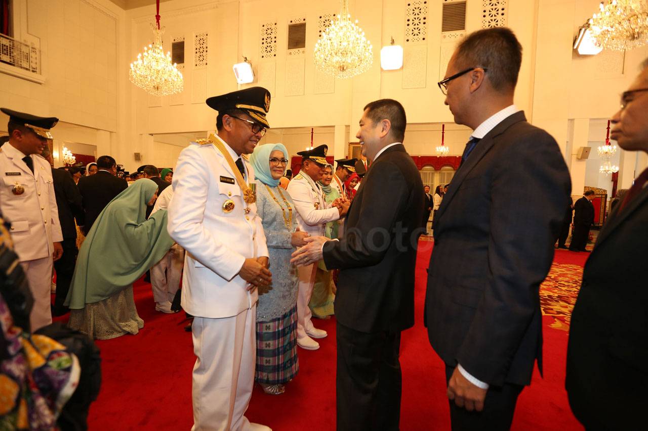 Presiden Jokowi Lantik...