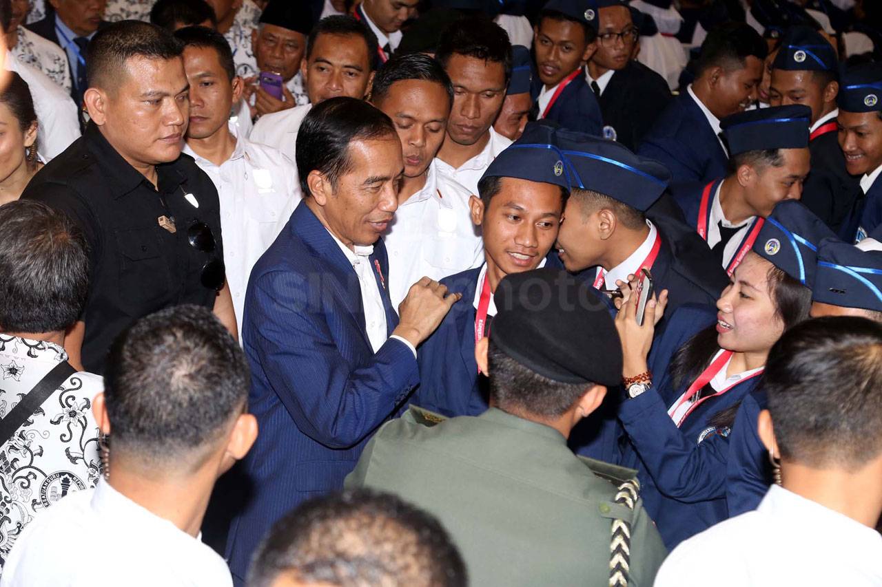 Presiden Jokowi Beri...