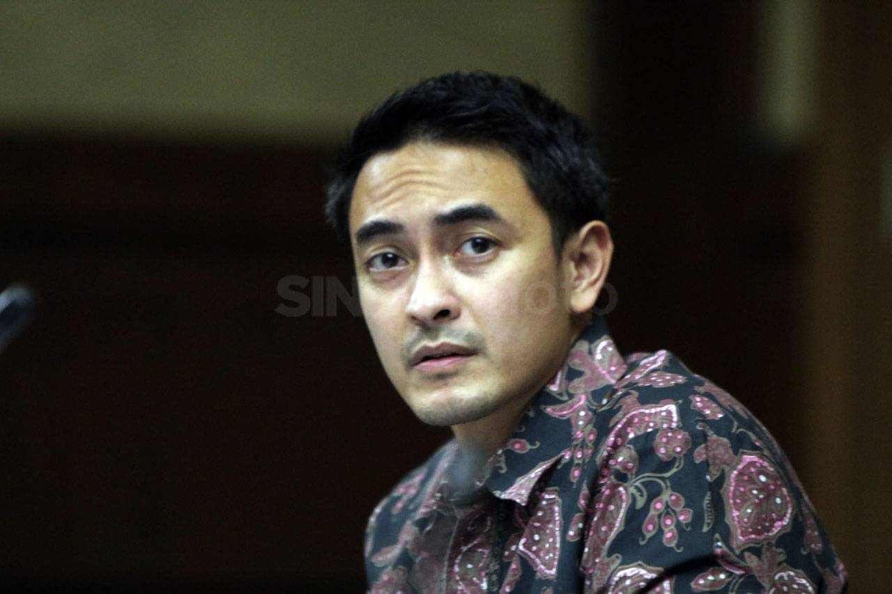 Zumi Zola Jalani Sidang...