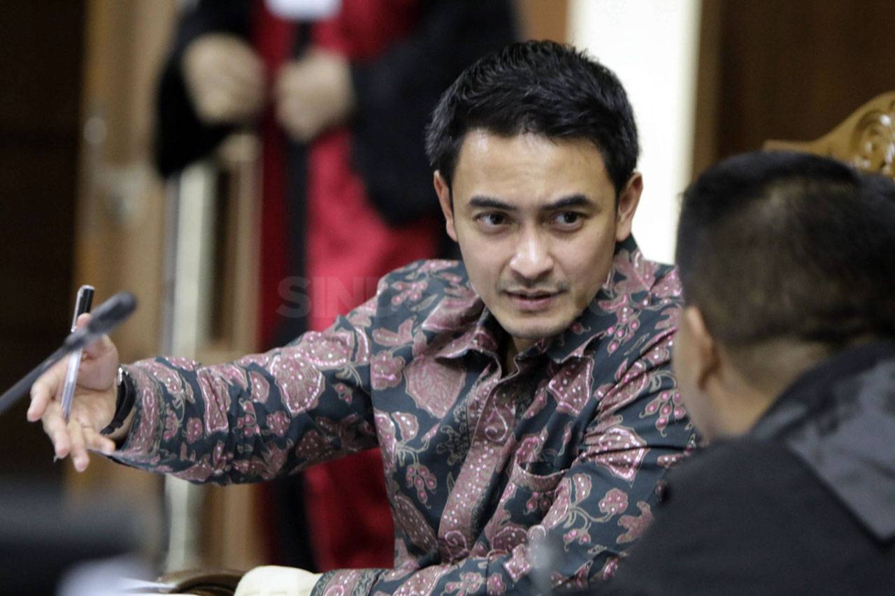 Zumi Zola Jalani Sidang...