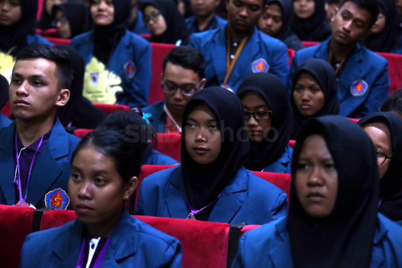 Kuliah Umum di Ubaya,...
