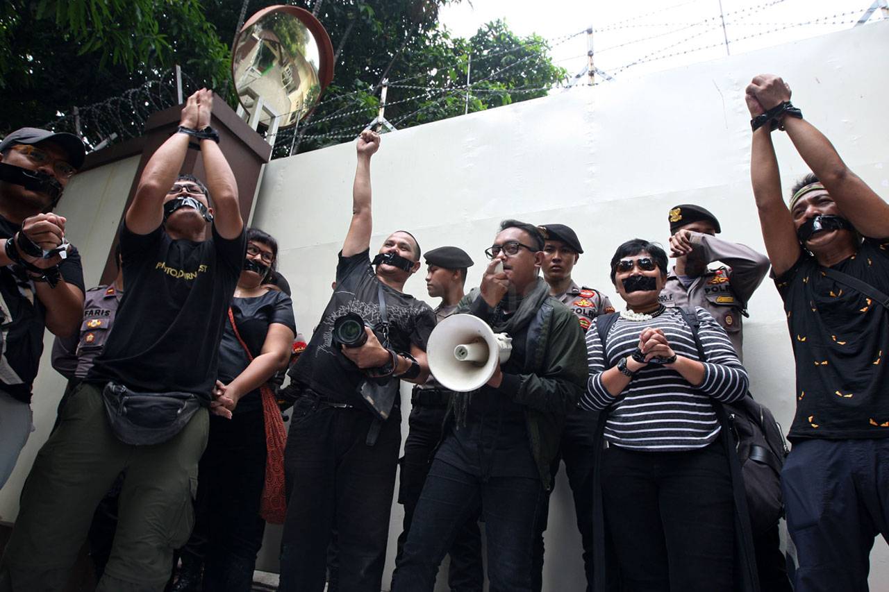Aksi Solidaritas Untuk...