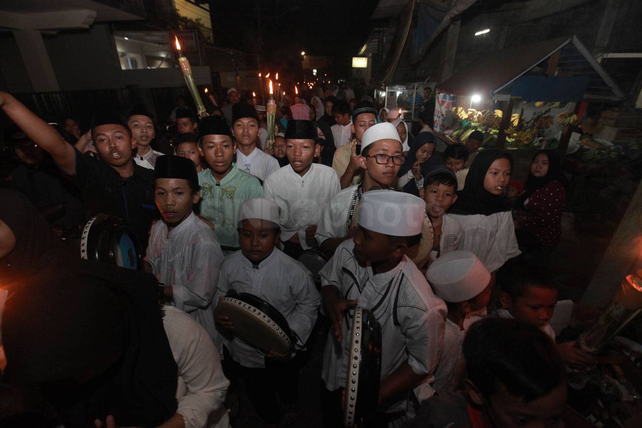 Pawai Obor Sambut Tahun...