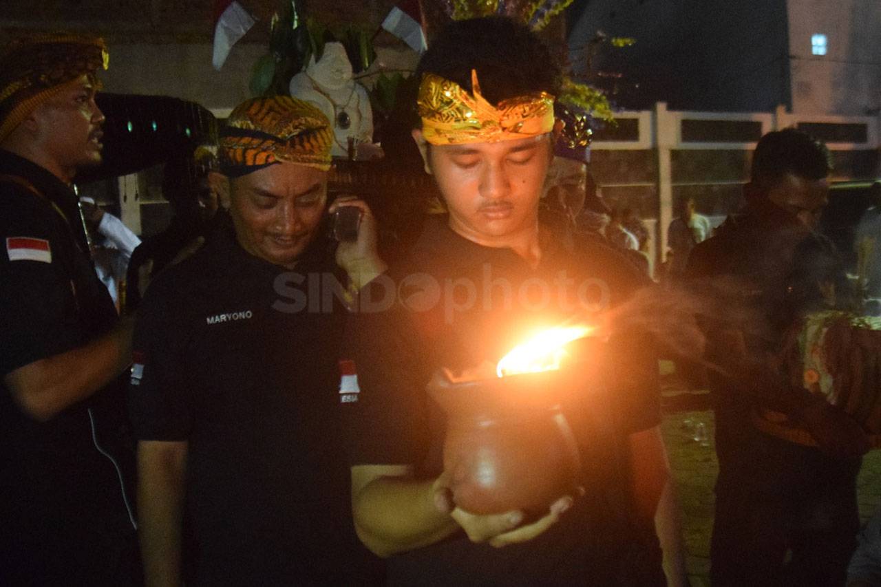 Meriahnya Perayaan 1...