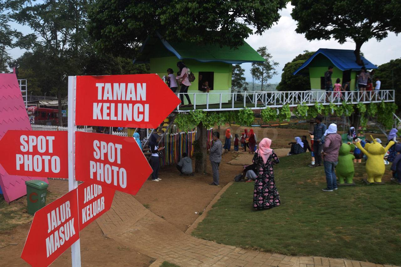 Sensasi Liburan di Taman...