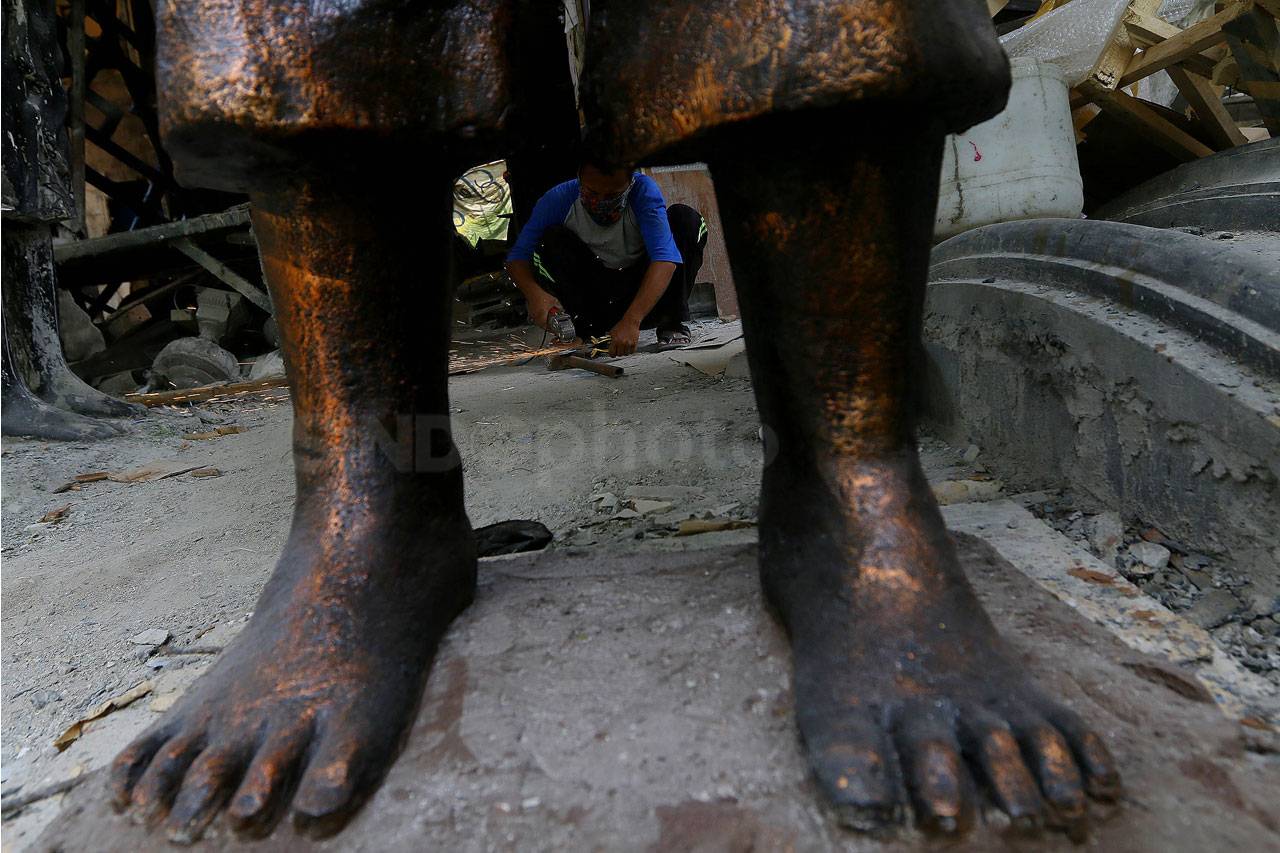 Pembuatan Patung Raksasa
