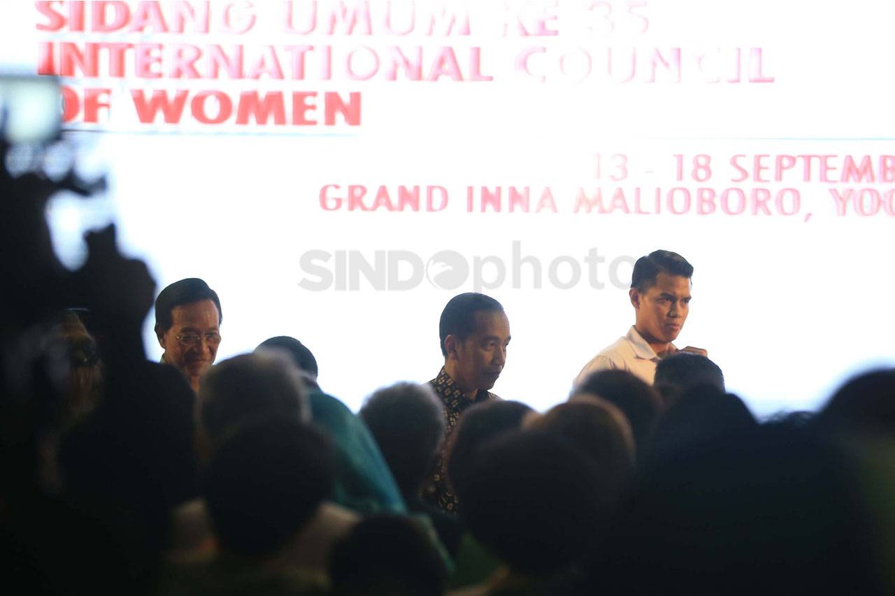 Presiden Jokowi Buka...