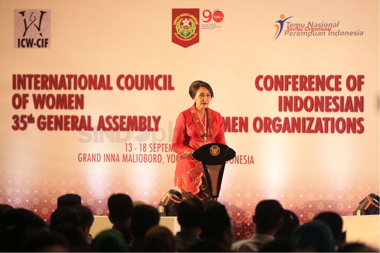 Presiden Jokowi Buka...