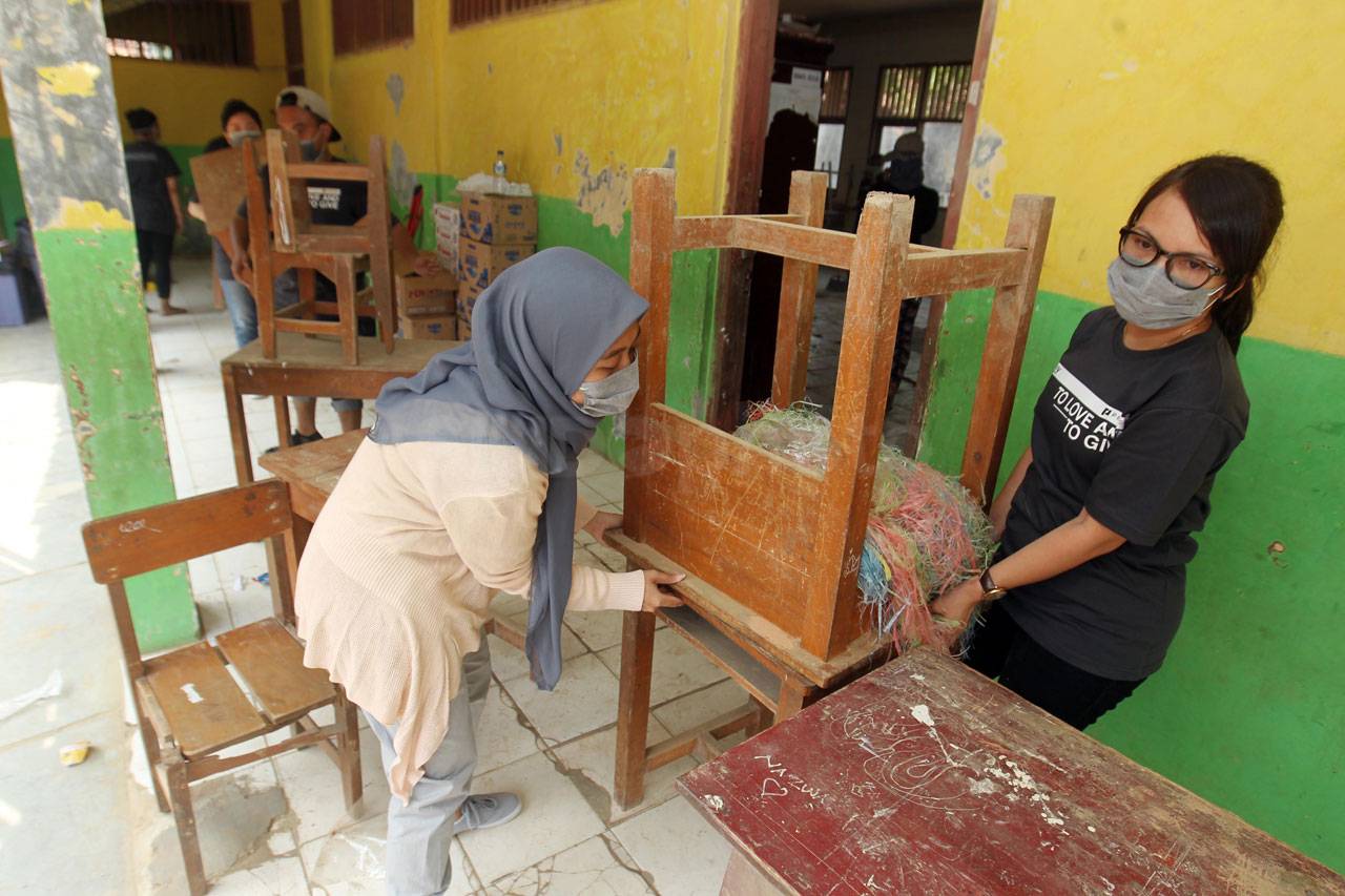 Peduli Pendidikan, PT...