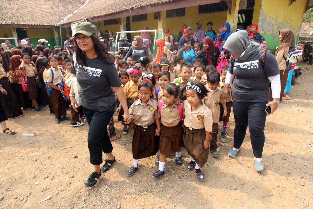 Peduli Pendidikan, PT...