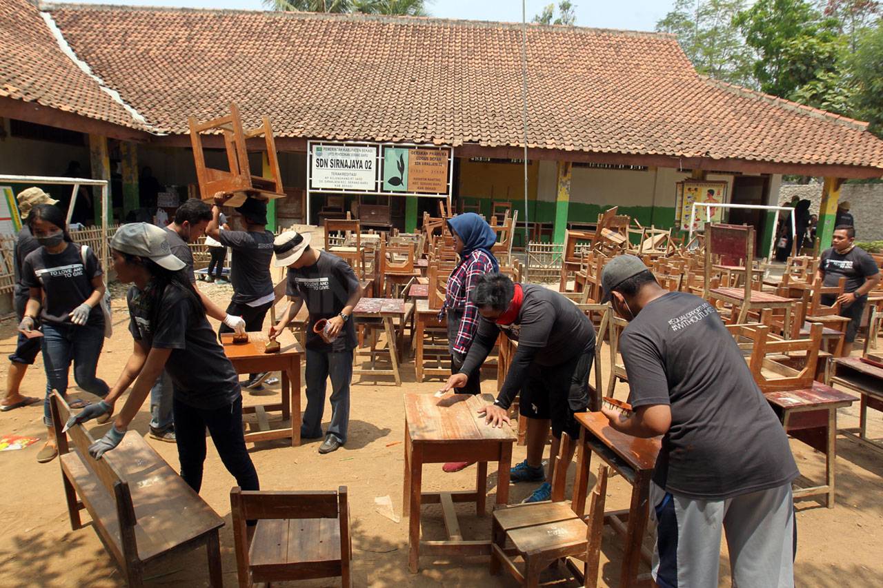 Peduli Pendidikan, PT...