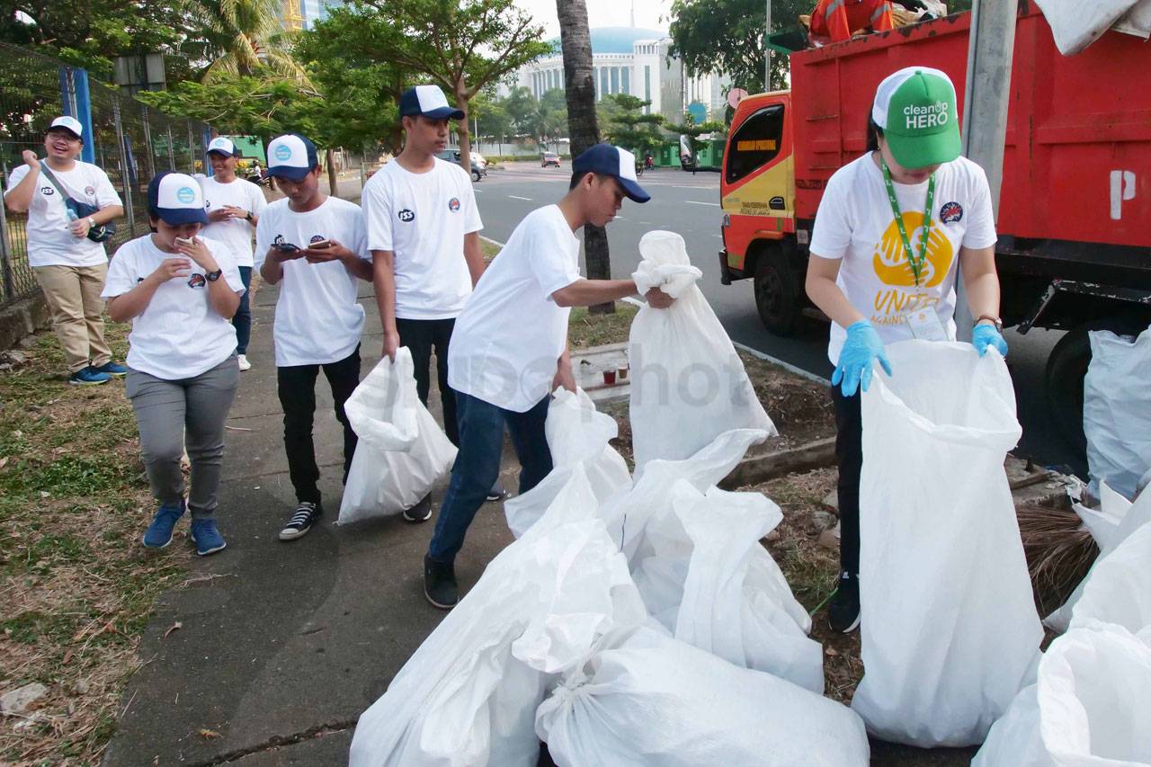 World Cleanup Day, Ratusan...