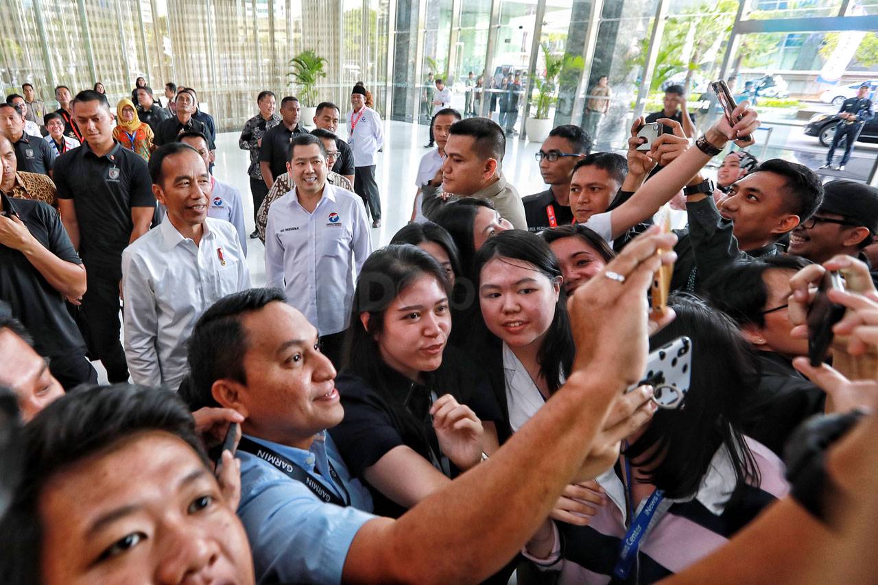 Presiden Jokowi Buka...