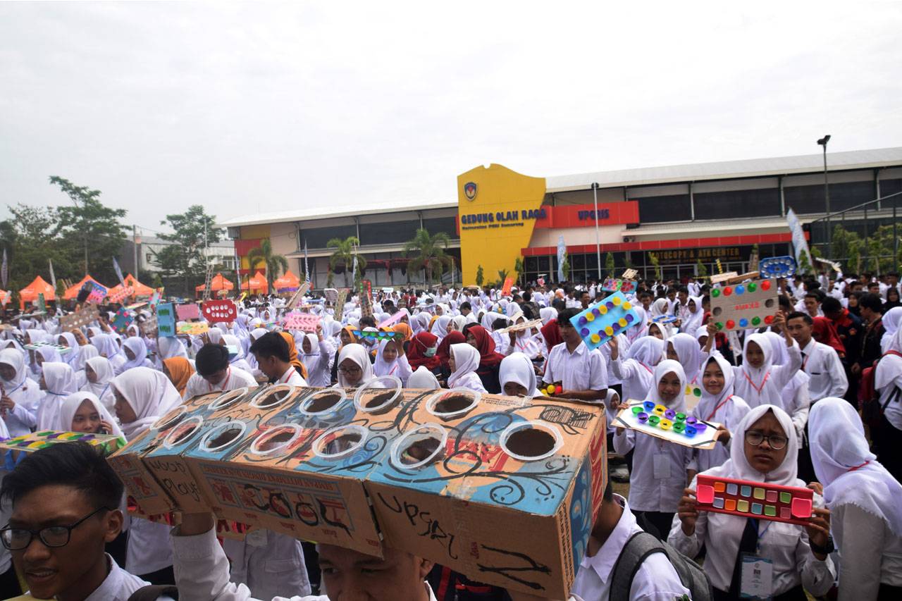 2.000 Mahasiswa Catat...