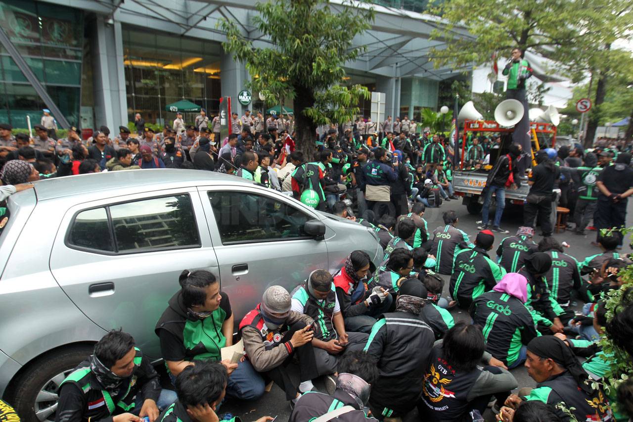 Tuntut Penghapusan Potongan...
