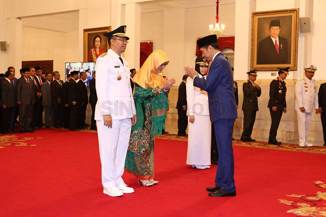 Presiden Jokowi Lantik...