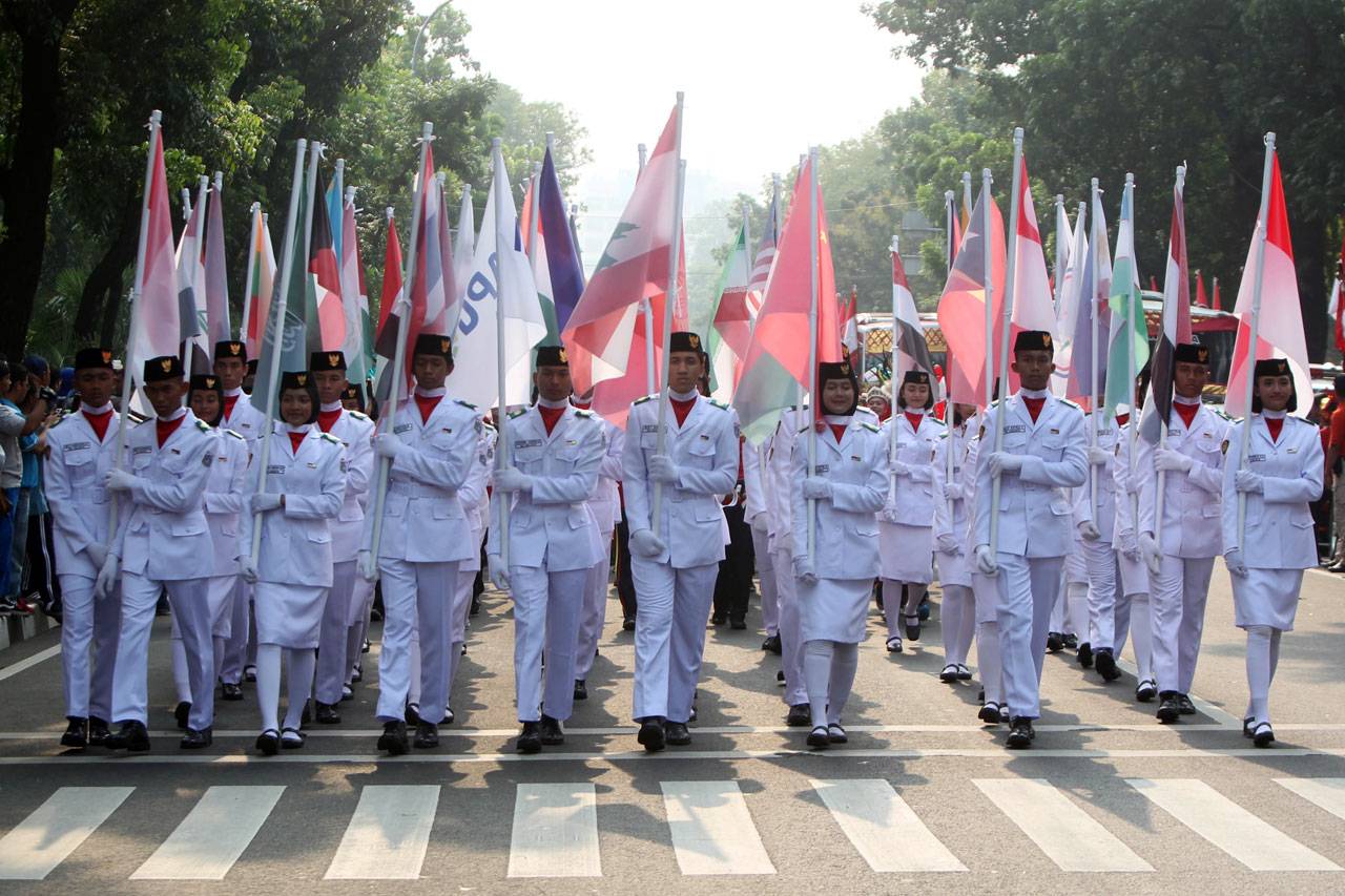 Parade Balon Raksasa...