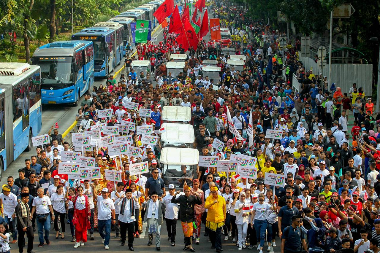 Dua Pasangan Kontestan...