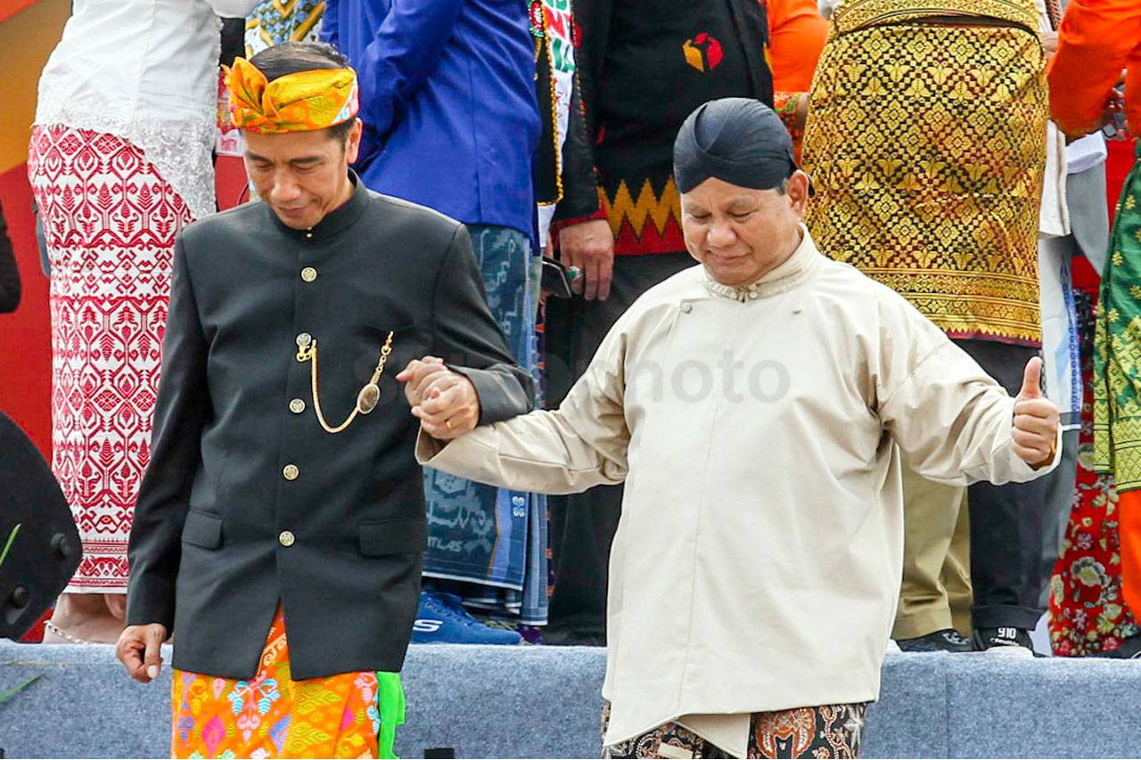 Dua Pasangan Kontestan...