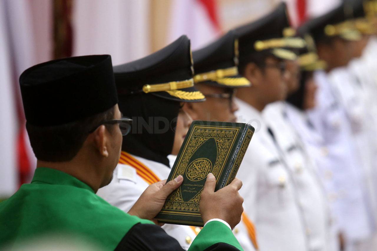 Gubernur Soekarwo Lantik...