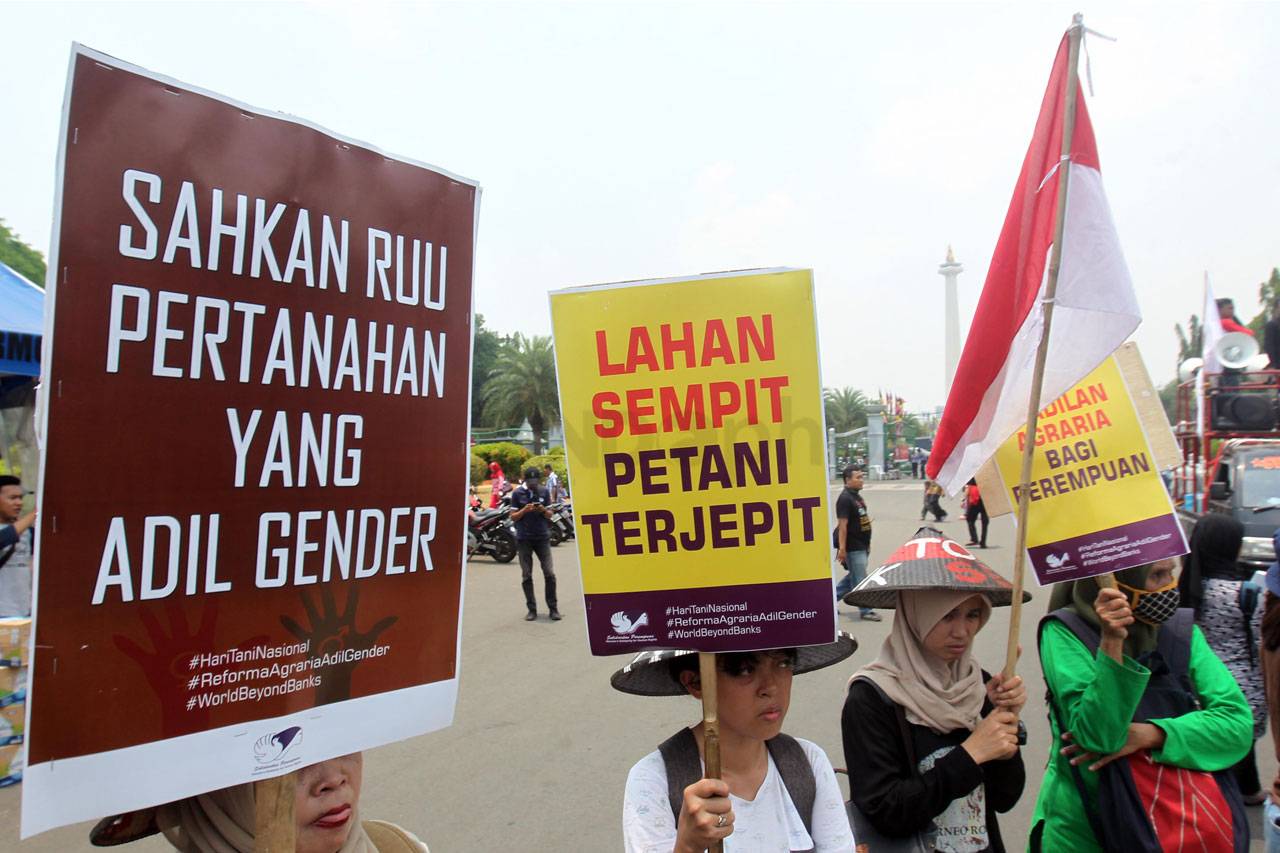 Petani Kendeng Peringati...