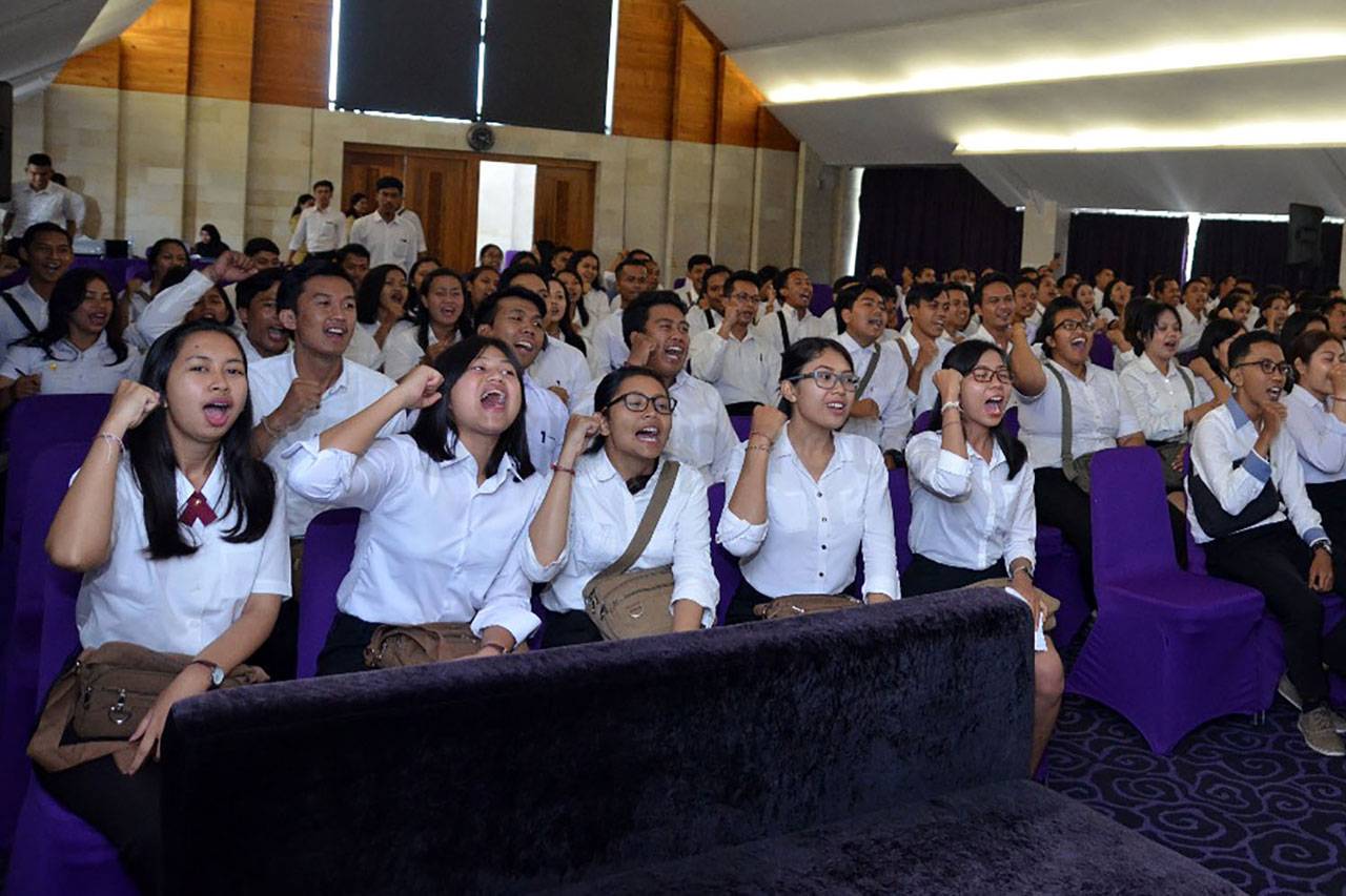 Kemenpora Rekrut 200...